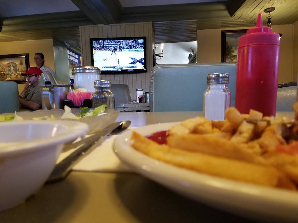 Huffs Family Restaurant | restaurant | 8105 E Wardlow Rd, Long Beach, CA 90808, USA | 5625983373 OR +1 562-598-3373