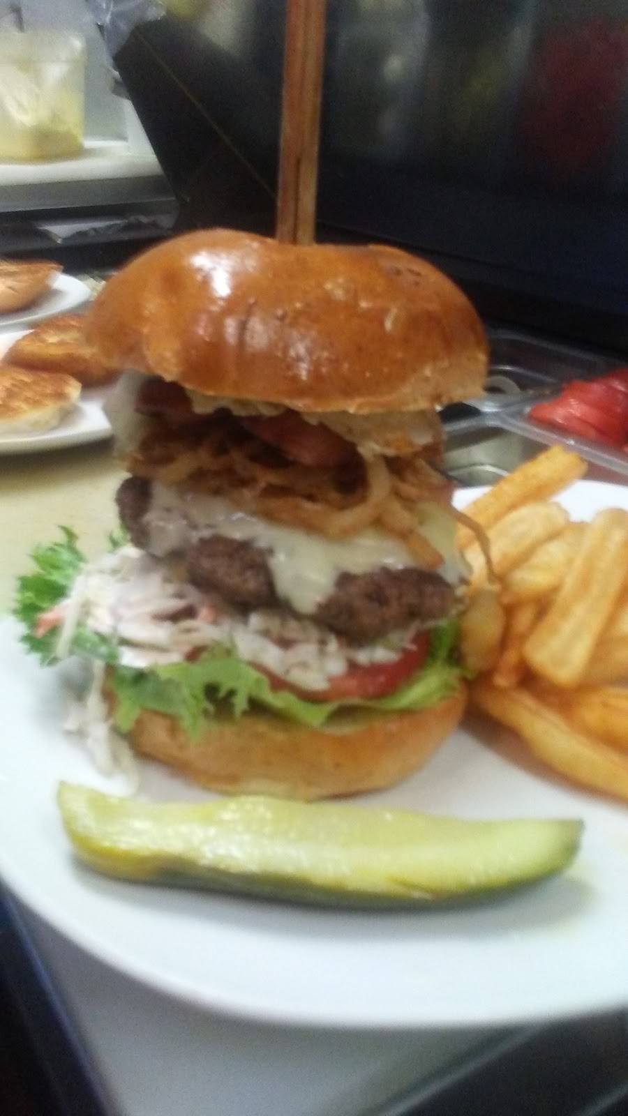 Dark Horse Restaurant | restaurant | 4136 N Main St, Findlay, OH 45840, USA | 4194249201 OR +1 419-424-9201