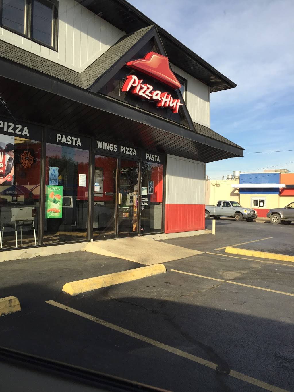Pizza Hut | restaurant | 813 W Main St, Boonville, IN 47601, USA | 8128978700 OR +1 812-897-8700