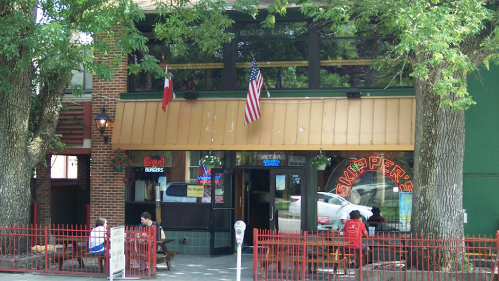 Skippers Pub & Top Deck | restaurant | 121 E High St, Oxford, OH 45056, USA | 5135230066 OR +1 513-523-0066