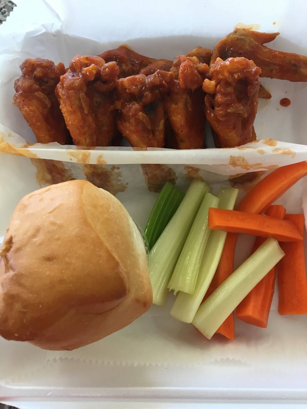 Habees Wing & Deli | restaurant | 3670 Summer Ave, Memphis, TN 38122, USA | 9014522300 OR +1 901-452-2300