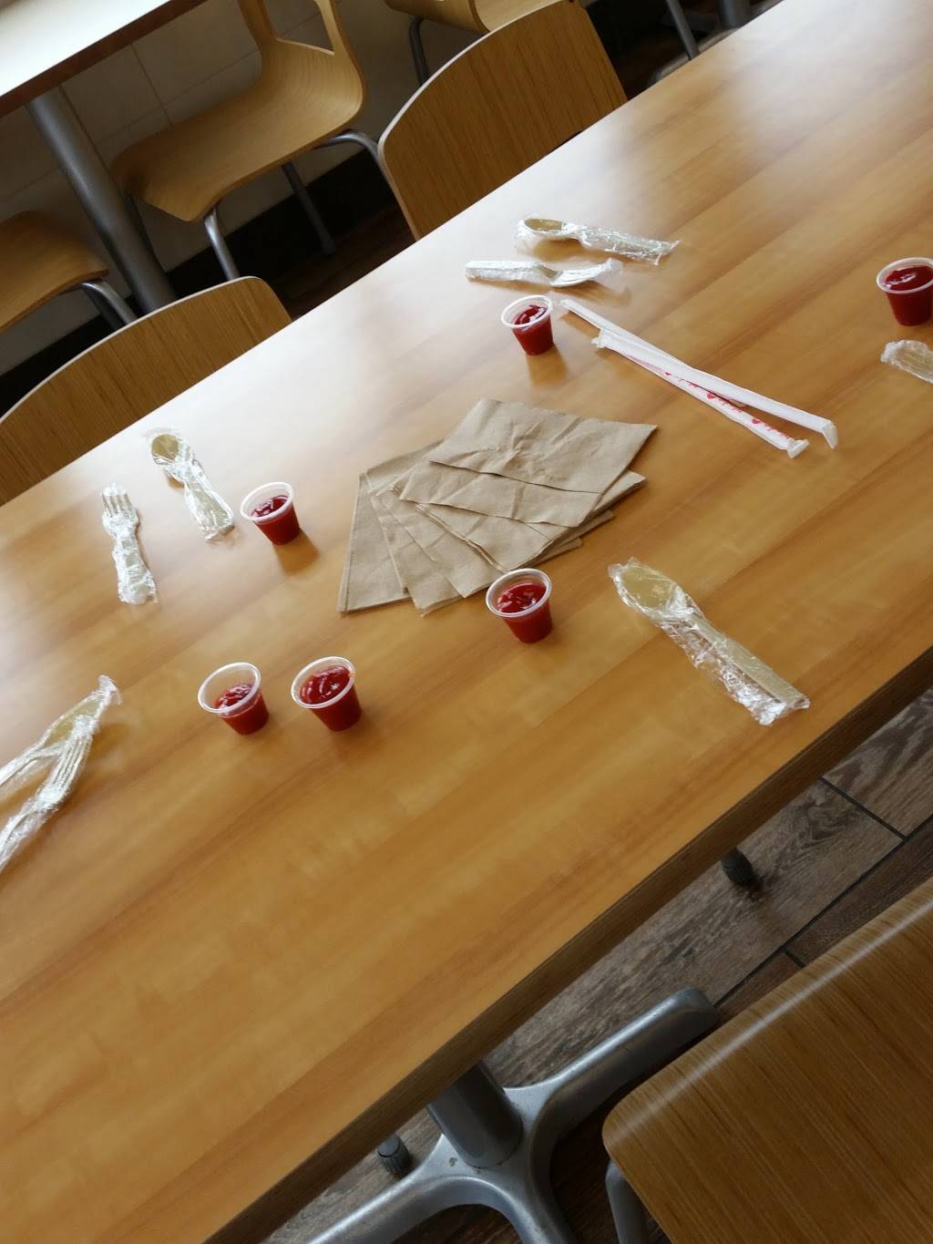 Wendys | restaurant | 1456 Mt Pleasant Rd, Chesapeake, VA 23322, USA | 7574821372 OR +1 757-482-1372