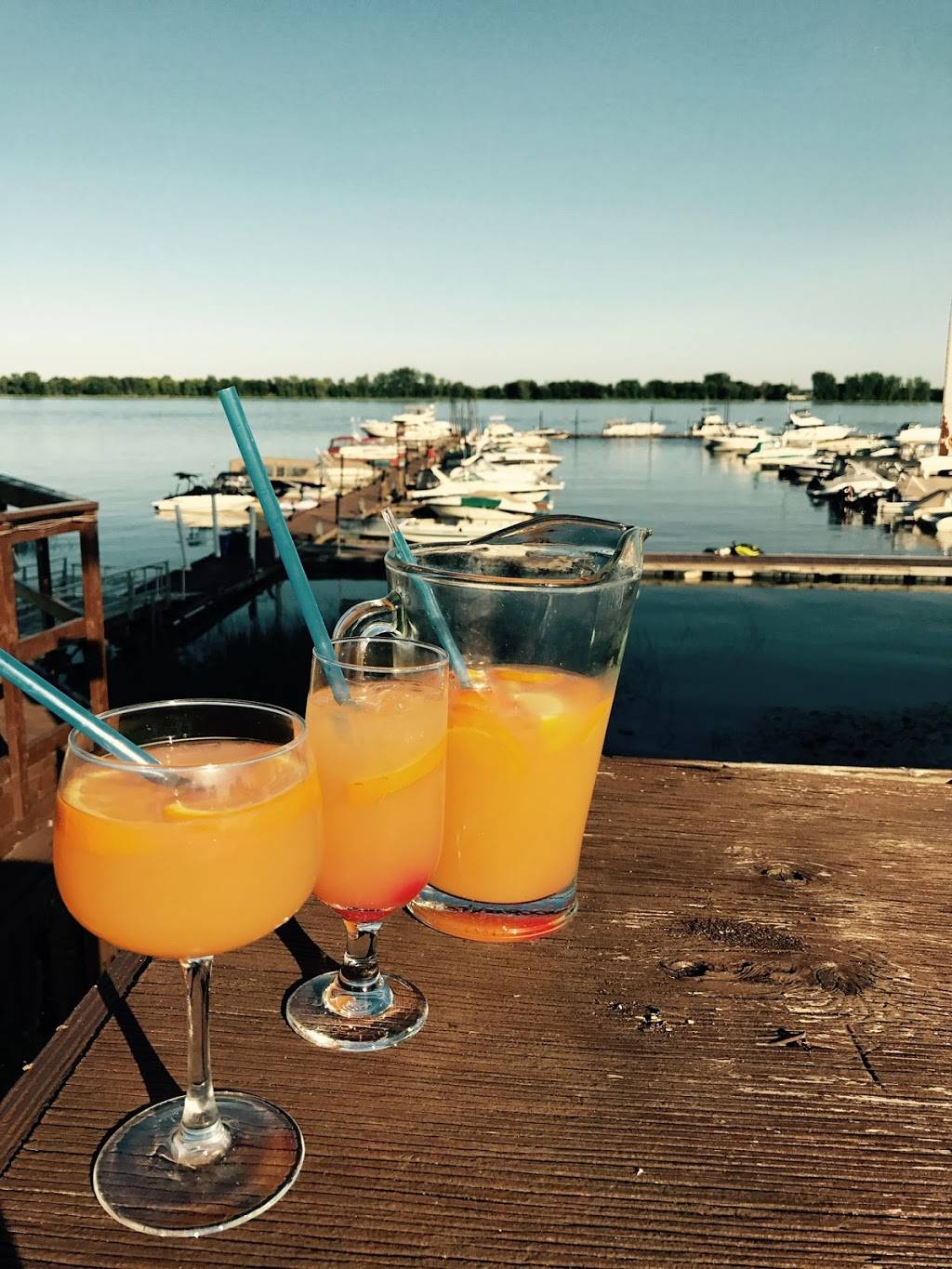 Veau De Ville | restaurant | Saint-Sulpice, QC J5W 3X2, Canada | 4505897272 OR +1 450-589-7272