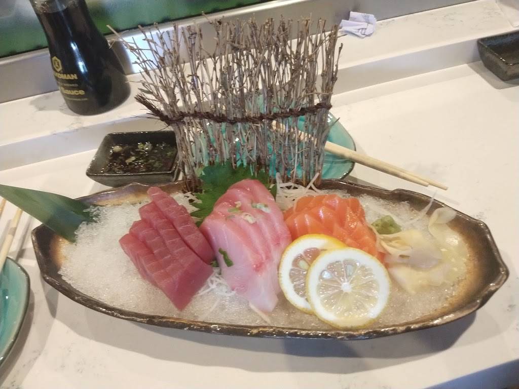 MAKS Asian Kitchen & Sushi | restaurant | 13650 Fiddlesticks Blvd #206, Fort Myers, FL 33912, USA | 2399859632 OR +1 239-985-9632