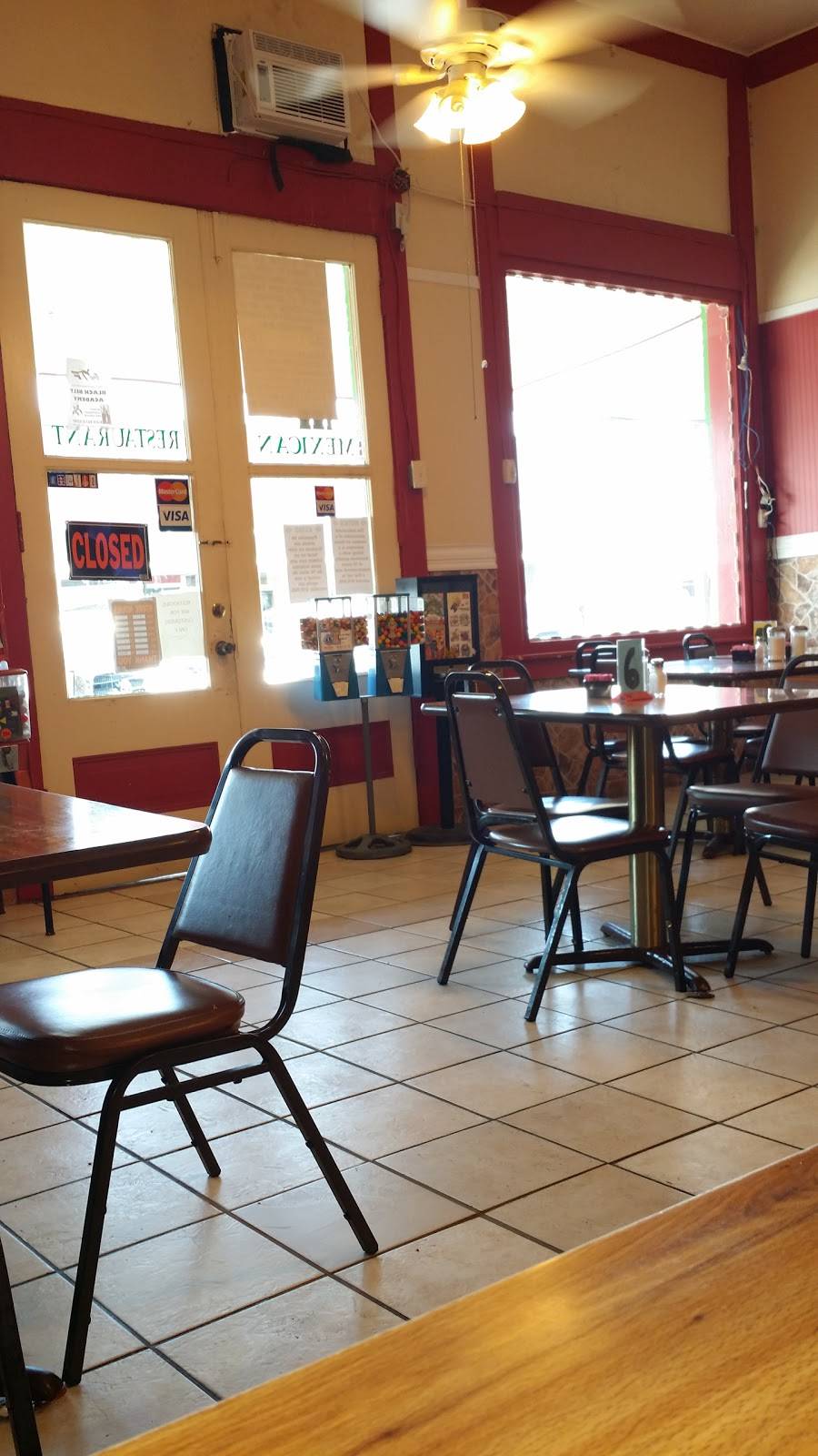 Leticias Mexican Restaurant | restaurant | 107 E Post Office St, Weimar, TX 78962, USA | 9797258602 OR +1 979-725-8602