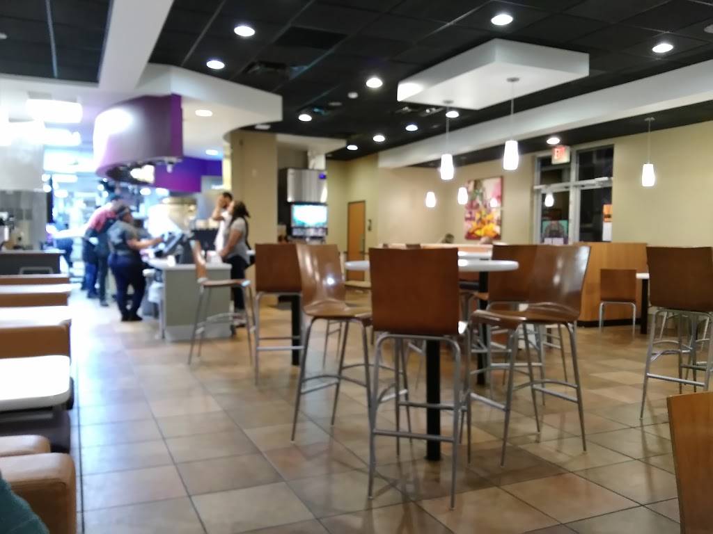 Taco Bell | meal takeaway | 8602 Dixie Hwy, Louisville, KY 40258, USA | 5029331439 OR +1 502-933-1439