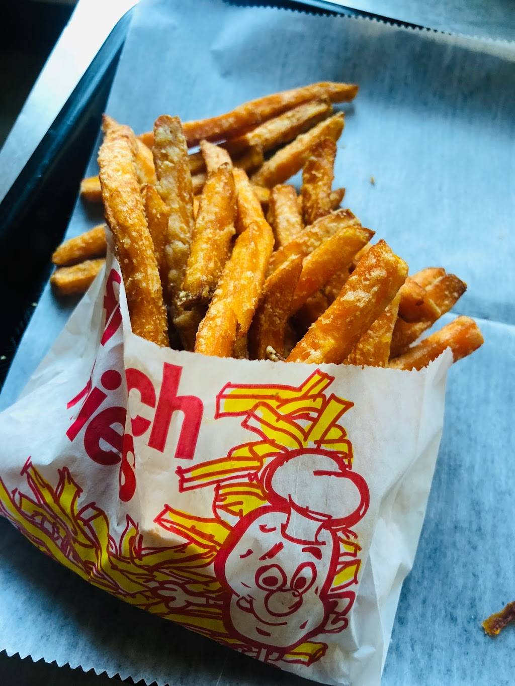 PETEYS BURGER | restaurant | 46-46 Vernon Blvd, Long Island City, NY 11101, USA | 7189374040 OR +1 718-937-4040