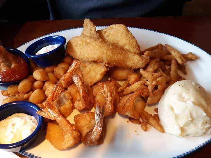 Red Lobster | restaurant | 1610 Bultman Rd, Madison, WI 53704, USA | 6082443530 OR +1 608-244-3530