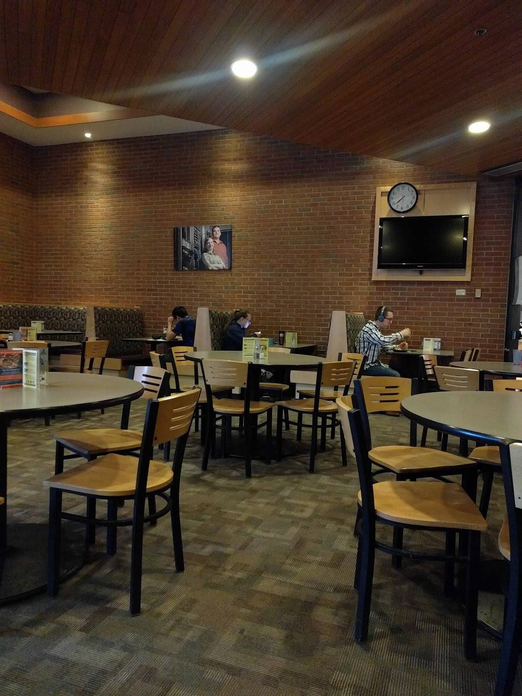 Philbrook Dining Hall | restaurant | 29 McDaniel Drive, Durham, NH 03824, USA | 6038629331 OR +1 603-862-9331