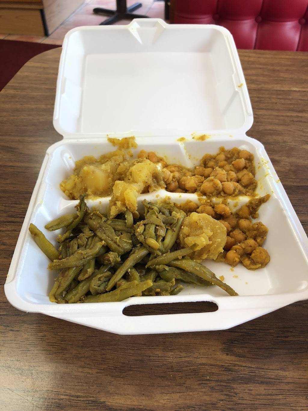 Alis Roti Restaurant | restaurant | 1035 Tremont St, Boston, MA 02120, USA | 6174271079 OR +1 617-427-1079