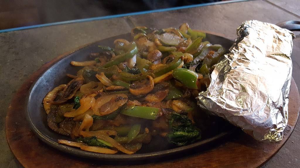 Chicotes Mexican Grill | restaurant | 1704 Nuttman Ave, Decatur, IN 46733, USA | 2607284588 OR +1 260-728-4588