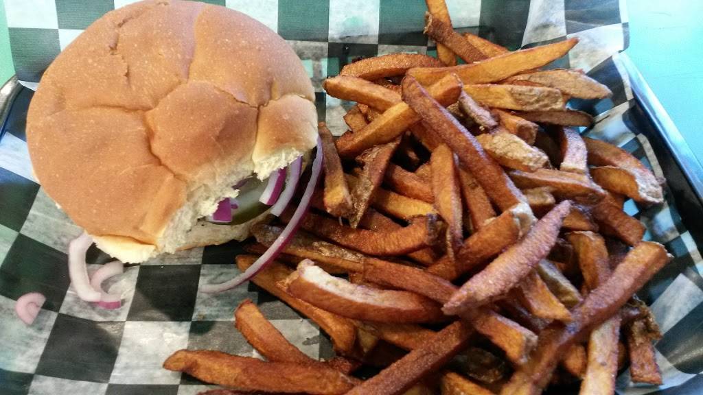 Rockys NY Pizza & Ice Cream | restaurant | 39 Park St, Essex Junction, VT 05452, USA | 8028784441 OR +1 802-878-4441