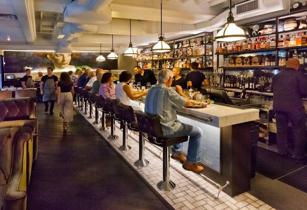 Veronica Fish and Oyster | restaurant | 1830 S Osprey Ave, Sarasota, FL 34239, USA | 9413661342 OR +1 941-366-1342