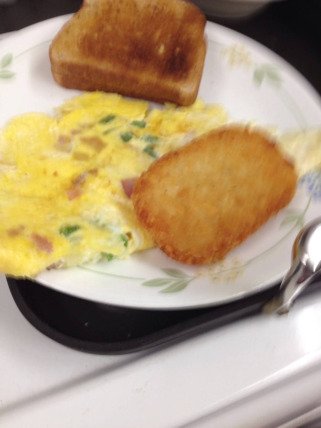 Sylvias Lunch Break | restaurant | 257 Summer St, Lancaster, NH 03584, USA | 6037883328 OR +1 603-788-3328