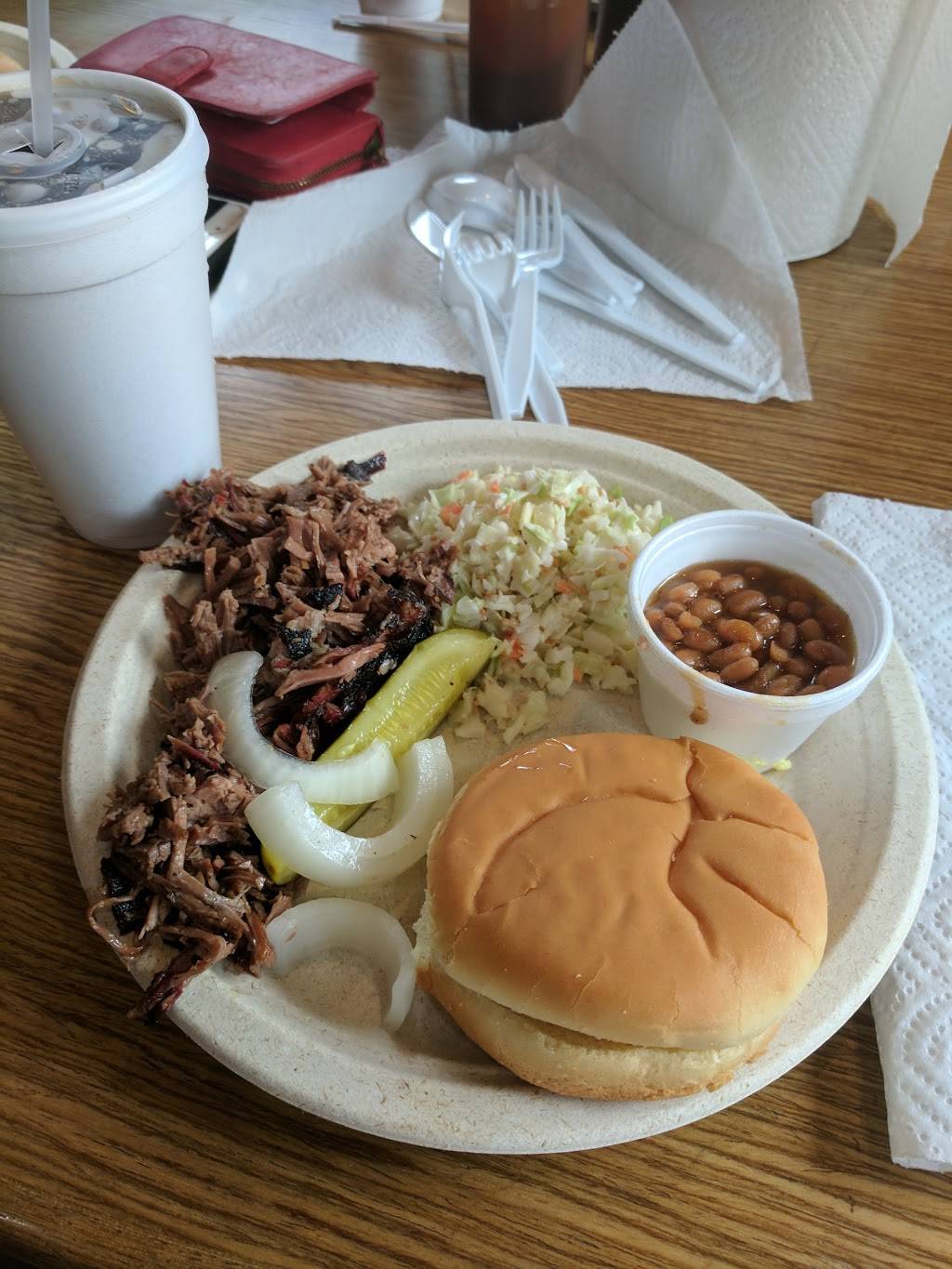 Joes Texas Barbeque | restaurant | 2052 Holmgren Way, Green Bay, WI 54304, USA | 9204301404 OR +1 920-430-1404