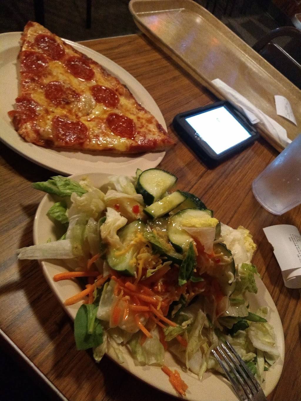 Italian Village | restaurant | 405 S Washington St, Carbondale, IL 62901, USA | 6184576559 OR +1 618-457-6559