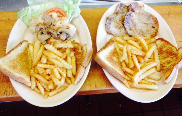 Royal Waffle King | restaurant | 502 Martin Luther King Jr Pkwy S, Phenix City, AL 36869, USA | 3344487028 OR +1 334-448-7028