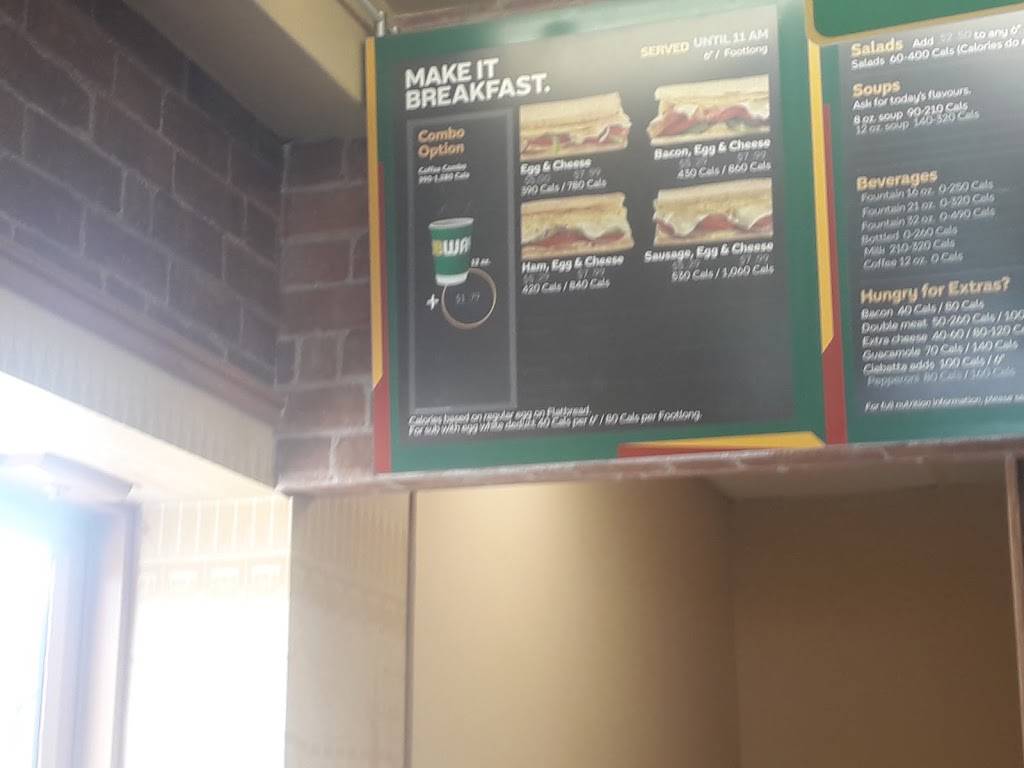 Subway | meal takeaway | 1123 St Clair Ave W, Toronto, ON M6E 1B1, Canada | 6473442241 OR +1 647-344-2241