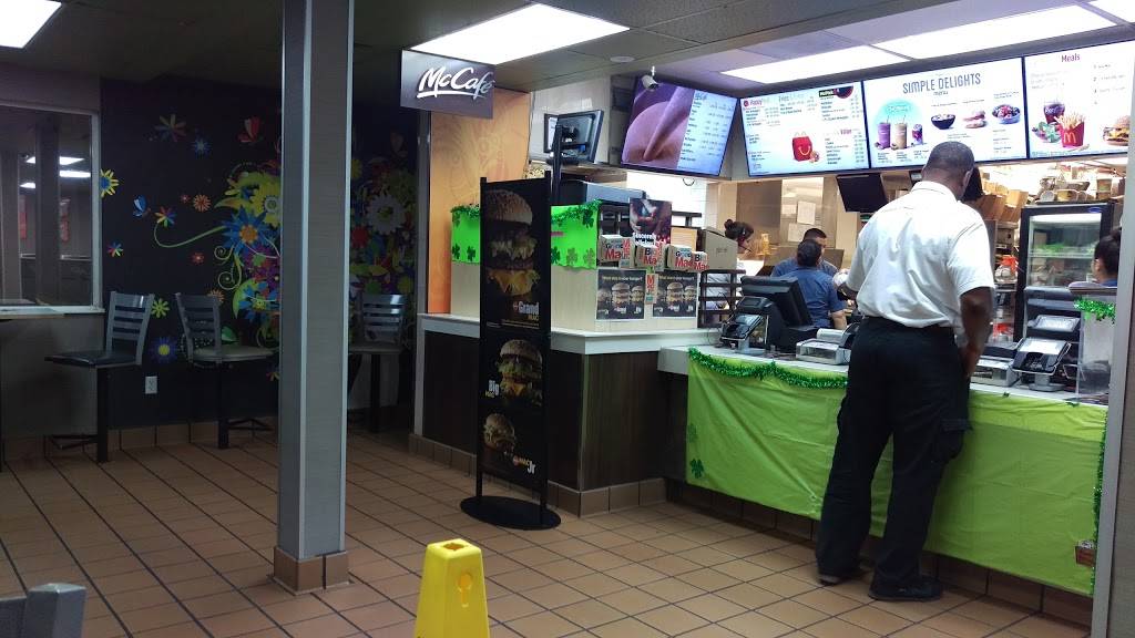 McDonalds | cafe | 18909 Ventura Blvd, Tarzana, CA 91356, USA | 8183422253 OR +1 818-342-2253