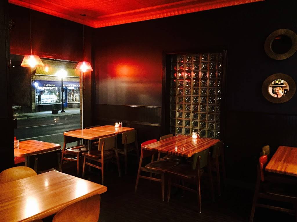 Salvatores Tomato Pies | restaurant | 912 E Johnson St, Madison, WI 53703, USA | 6082386040 OR +1 608-238-6040