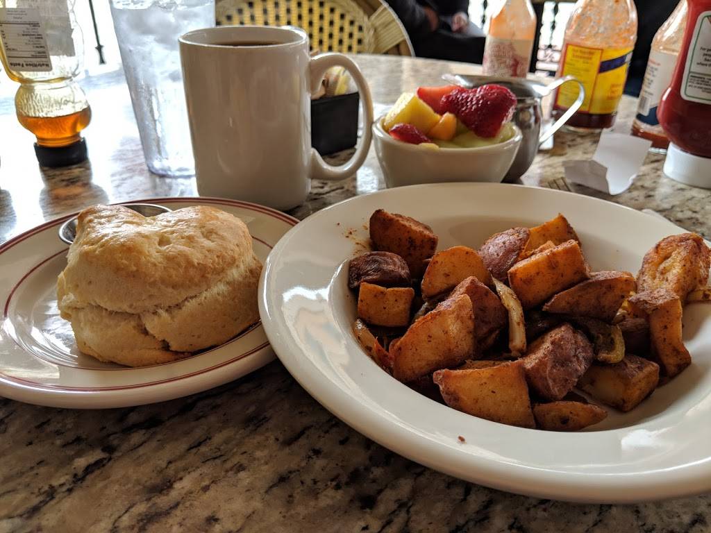 Rabalais Bistro | restaurant | 861 E Main St, Santa Paula, CA 93060, USA | 8055252109 OR +1 805-525-2109