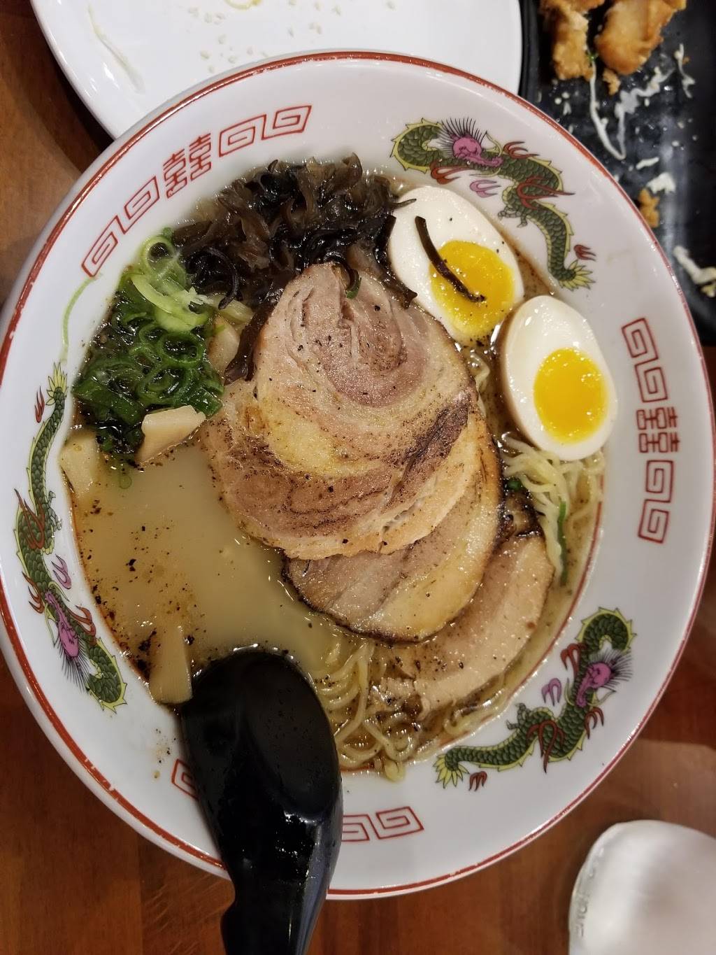Yaraku Ramen | restaurant | 2130 Lincoln HWY, NJ-27, Edison, NJ 08817, USA | 7326623222 OR +1 732-662-3222