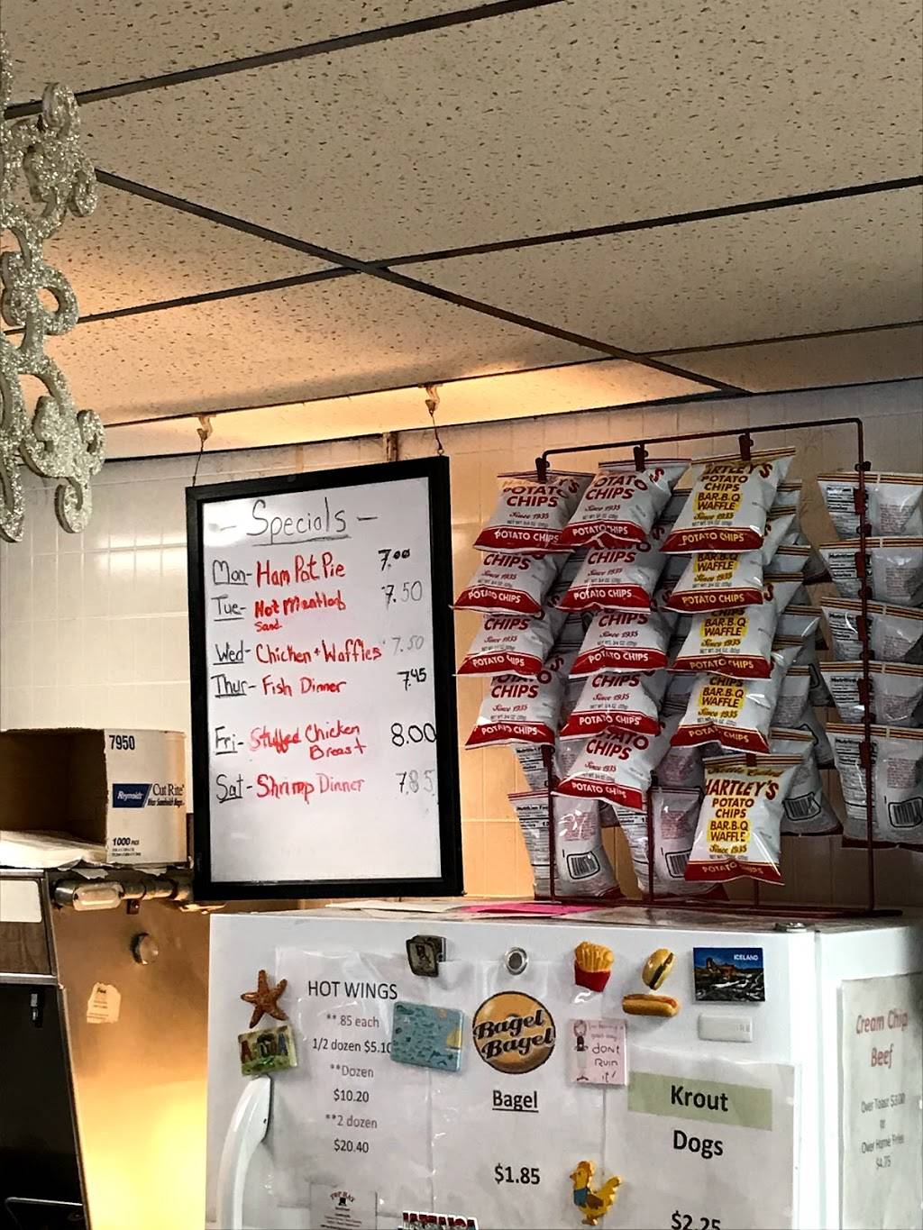 Mr Hot Dog | restaurant | 807 Pleasantview Blvd, Bellefonte, PA 16823, USA | 8143557860 OR +1 814-355-7860