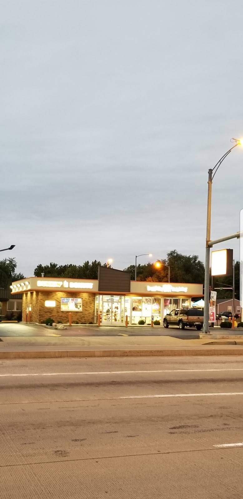 Dunkin | bakery | 4525 N Sterling Ave, Peoria, IL 61615, USA | 3096820272 OR +1 309-682-0272