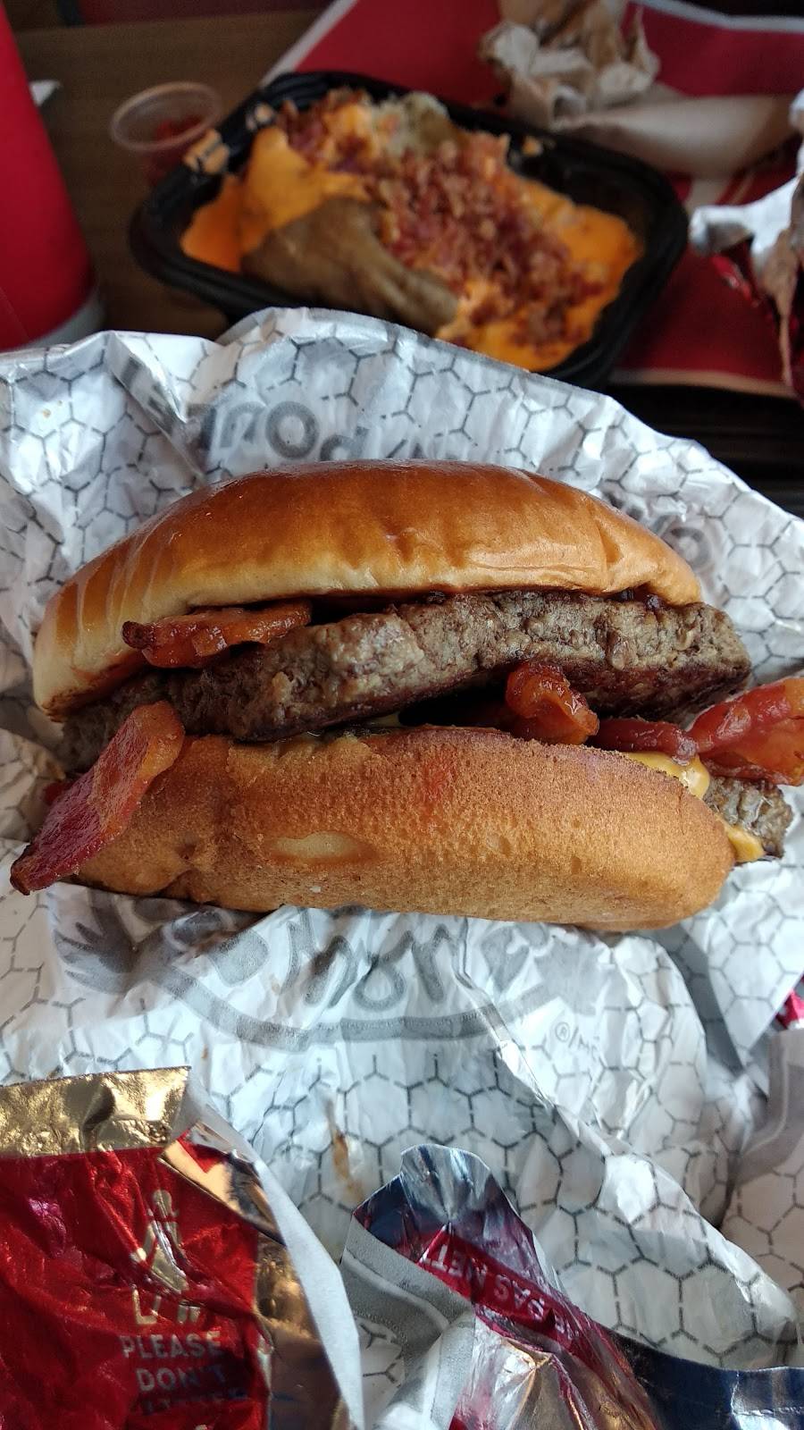 Wendys | restaurant | 5005 Rue Jean-Talon, Saint-Léonard, QC H1S 3G6, Canada | 5147257272 OR +1 514-725-7272