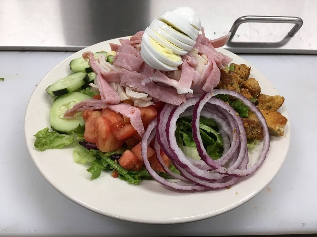 Rusty Bull | restaurant | 13685 John Glenn Rd, Apple Valley, CA 92308, USA | 7609617979 OR +1 760-961-7979