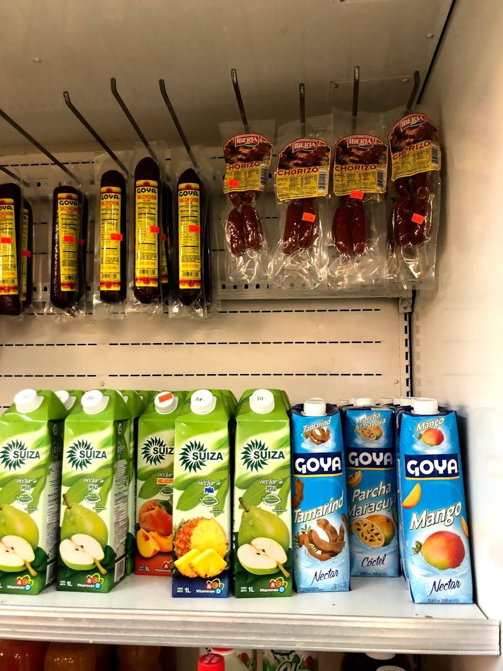 Caribe Breeze Food Market | restaurant | 7244 Blanding Blvd, Jacksonville, FL 32244, USA | 9049085554 OR +1 904-908-5554