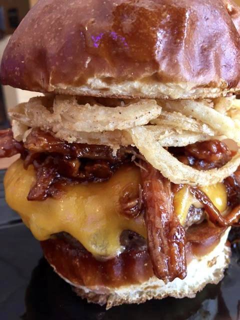 Cornerstone Sports Pub & Eatery | restaurant | 24 S Main St, Oconomowoc, WI 53066, USA | 2625601368 OR +1 262-560-1368