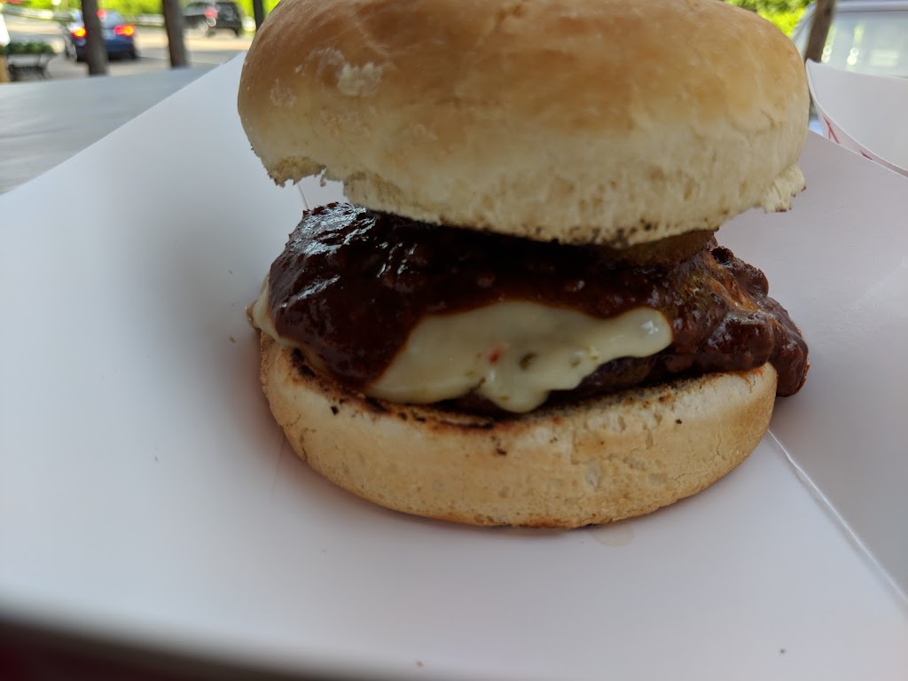 Dog Daze Cafe | meal takeaway | 713 Danbury Rd, Wilton, CT 06897, USA | 8456998848 OR +1 845-699-8848