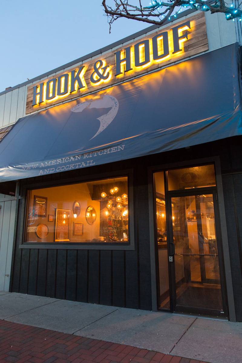 Hook & Hoof New American Kitchen and Cocktail | restaurant | 4125 Erie St, Willoughby, OH 44094, USA | 4405715312 OR +1 440-571-5312