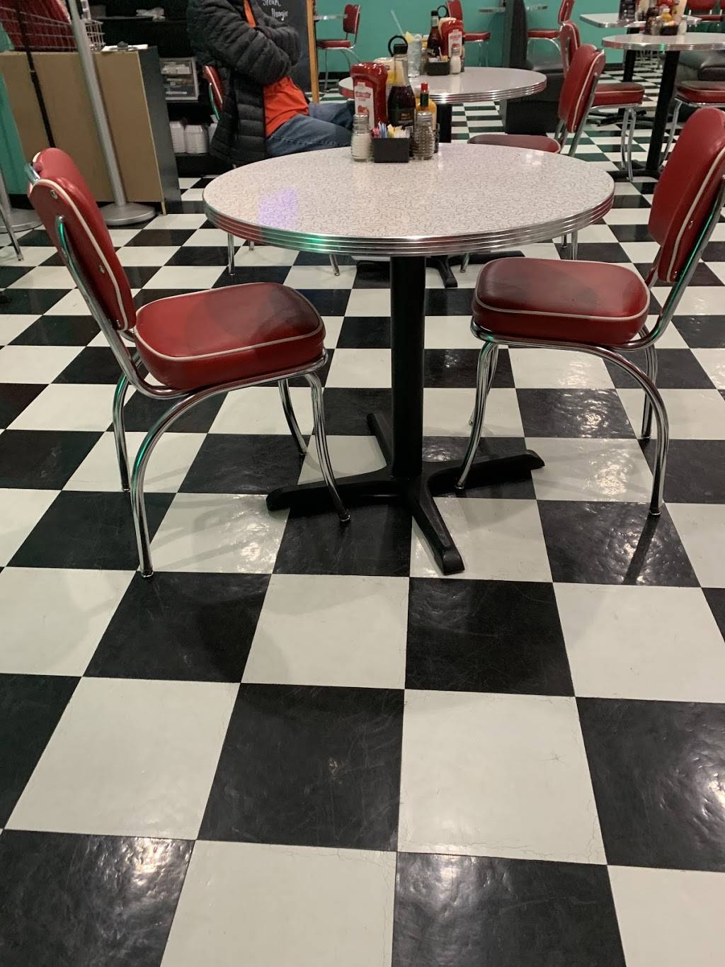 Lucky 7 Diner | restaurant | 5629 Nashville Rd, Franklin, KY 42134, USA | 2705867778 OR +1 270-586-7778