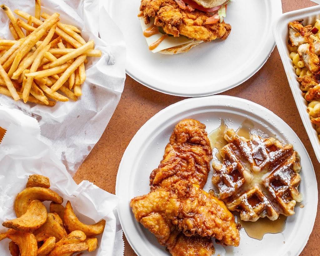 Roosters Chicken & Waffles | restaurant | 333 Arch St, New Britain, CT 06051, USA | 8602241991 OR +1 860-224-1991