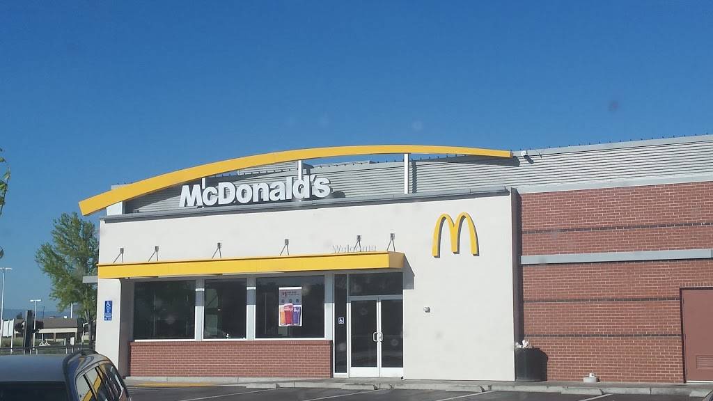 McDonalds | cafe | 300 E Louise Ave, Lathrop, CA 95330, USA | 2098580064 OR +1 209-858-0064