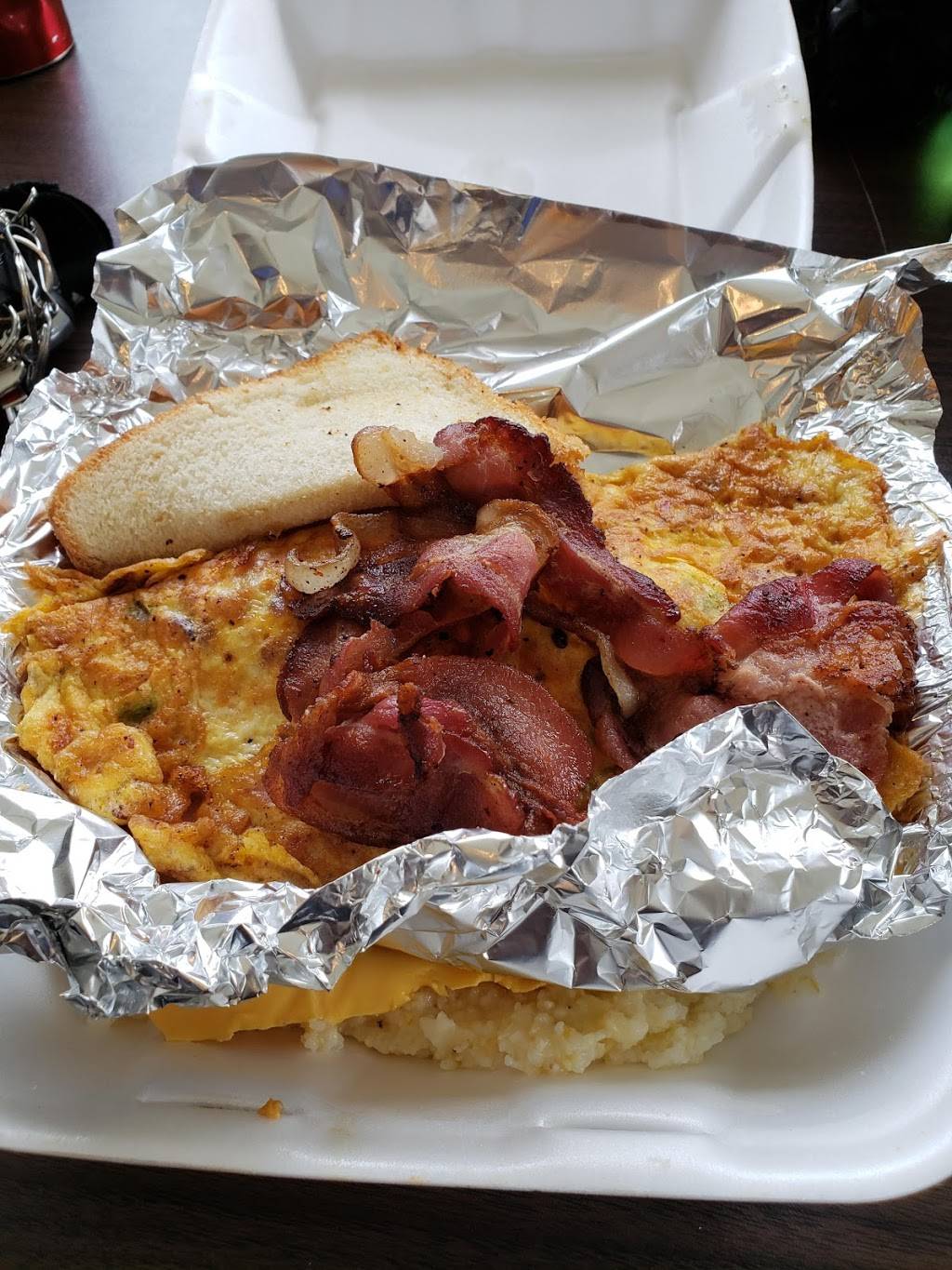 Saints | restaurant | 716 S Main St, St Martinville, LA 70582, USA | 3373945158 OR +1 337-394-5158