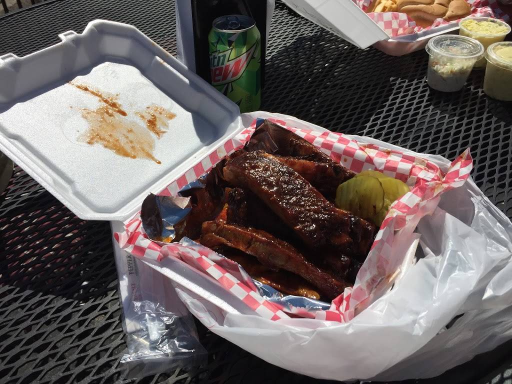 Big Daddys BBQ | restaurant | 1205 N Garth Ave, Columbia, MO 65203, USA | 5738752227 OR +1 573-875-2227