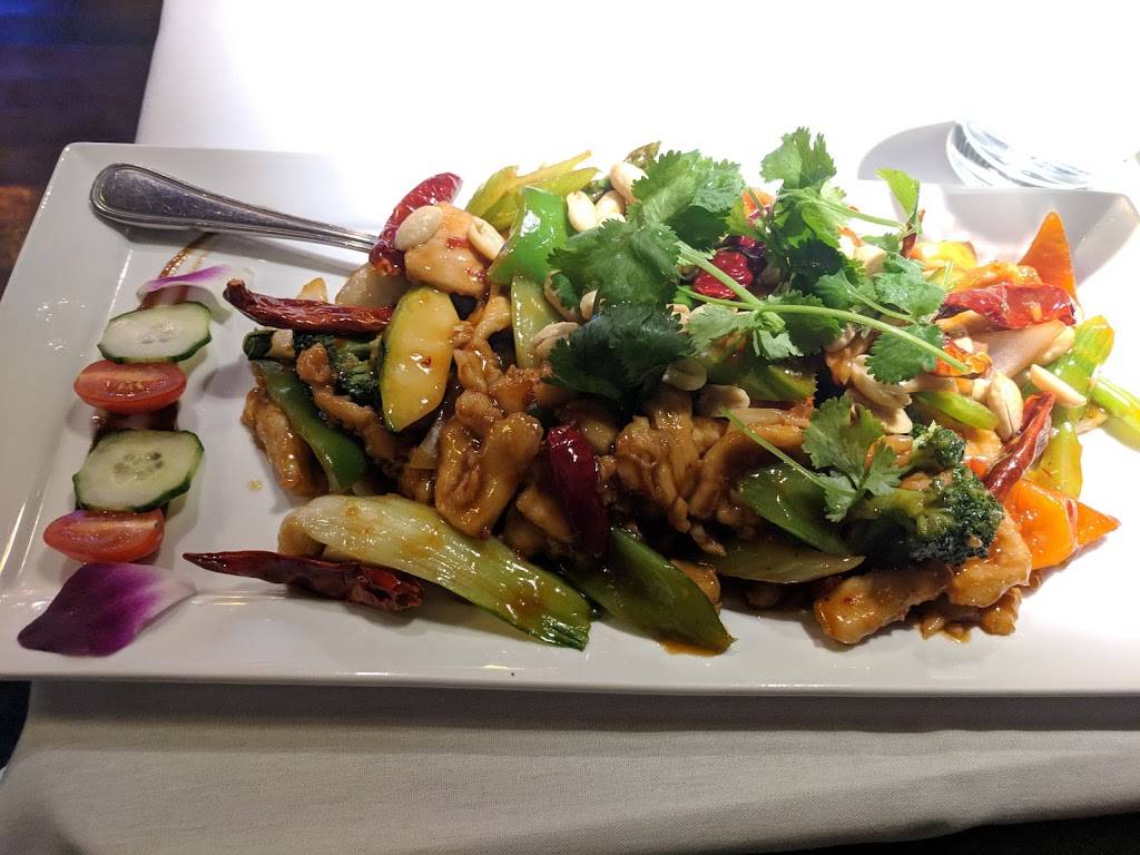 East Moon Asian Bistro | restaurant | 8162 S Holly St, Centennial, CO 80122, USA | 3037799999 OR +1 303-779-9999