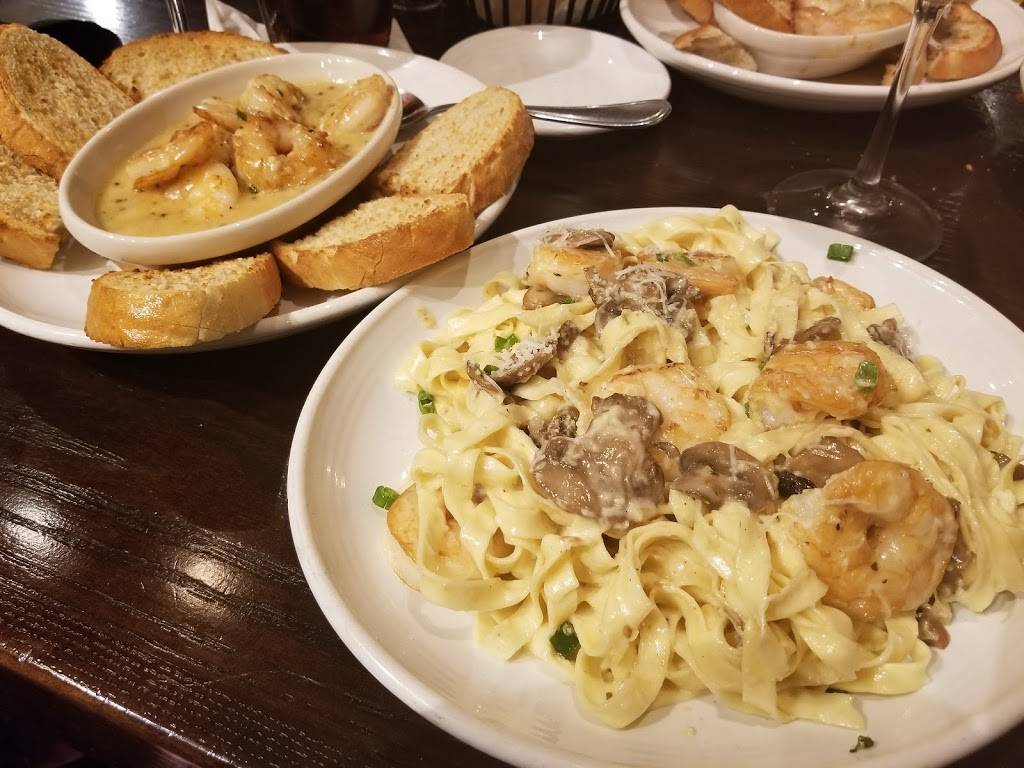 Carrabbas Italian Grill | restaurant | 5820 Red Bug Lake Rd, Winter Springs, FL 32708, USA | 4076966600 OR +1 407-696-6600