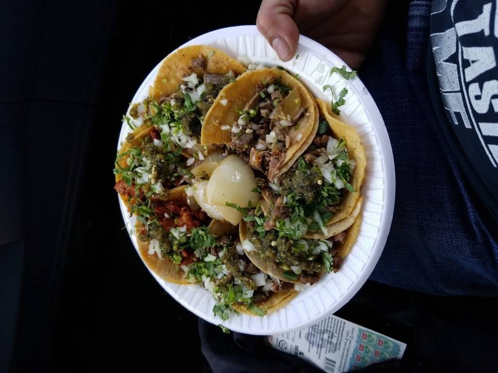 Tacos Los 3 Reyes | restaurant | 1610 Old Bayshore Hwy, San Jose, CA 95112, USA | 4084519709 OR +1 408-451-9709