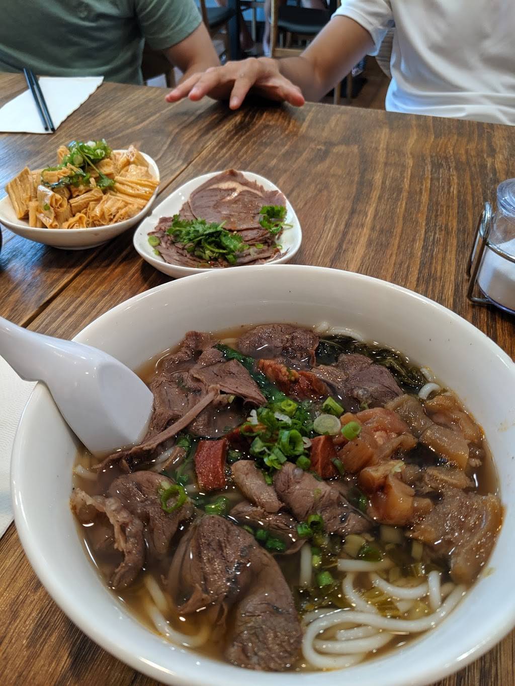 Yangs Beef Noodles | restaurant | 1719 Decoto Rd, Union City, CA 94587, USA | 5104313100 OR +1 510-431-3100