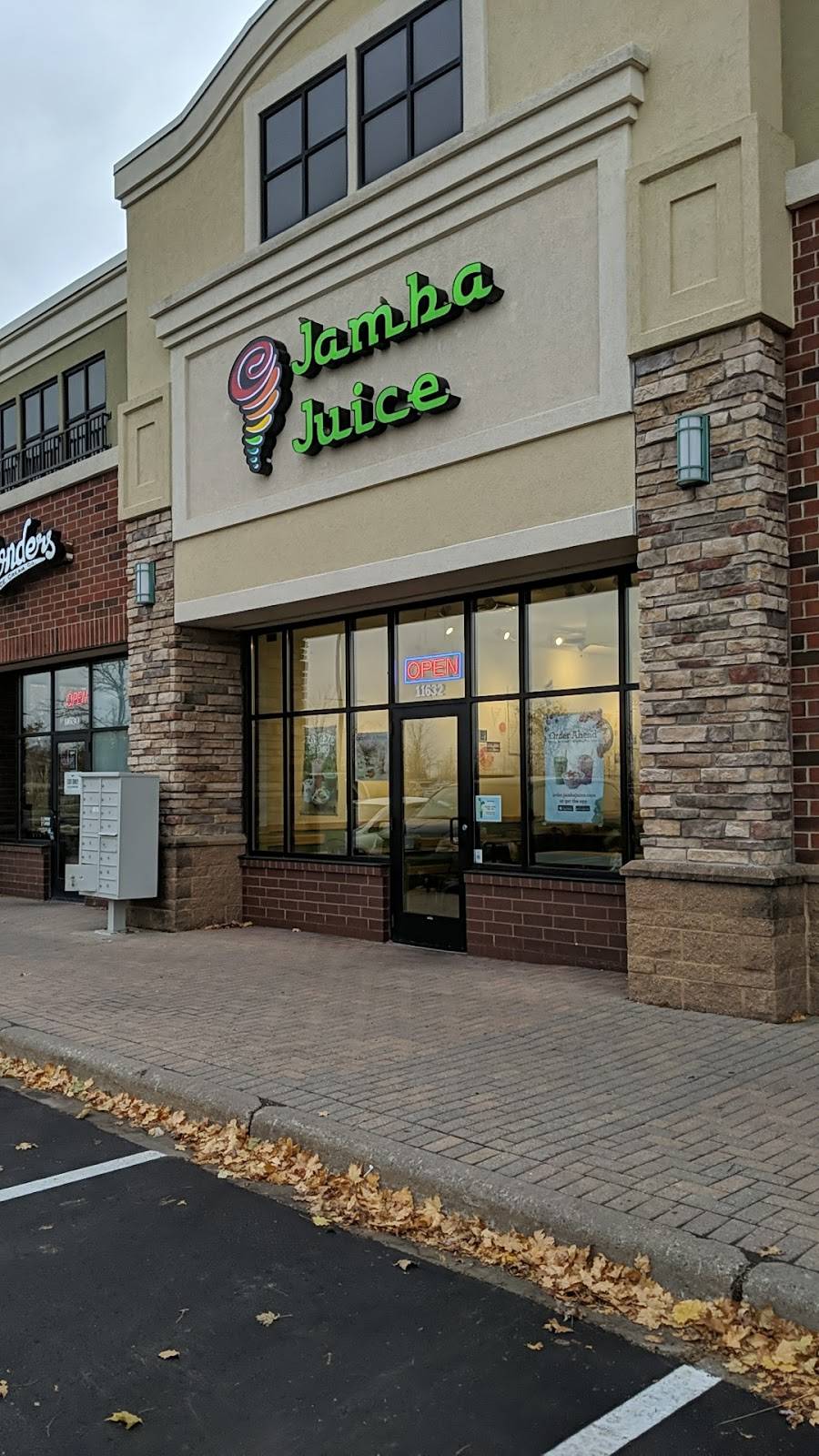 Jamba | restaurant | 11632 Fountains Dr Ste 403, Maple Grove, MN 55311, USA | 7637033731 OR +1 763-703-3731