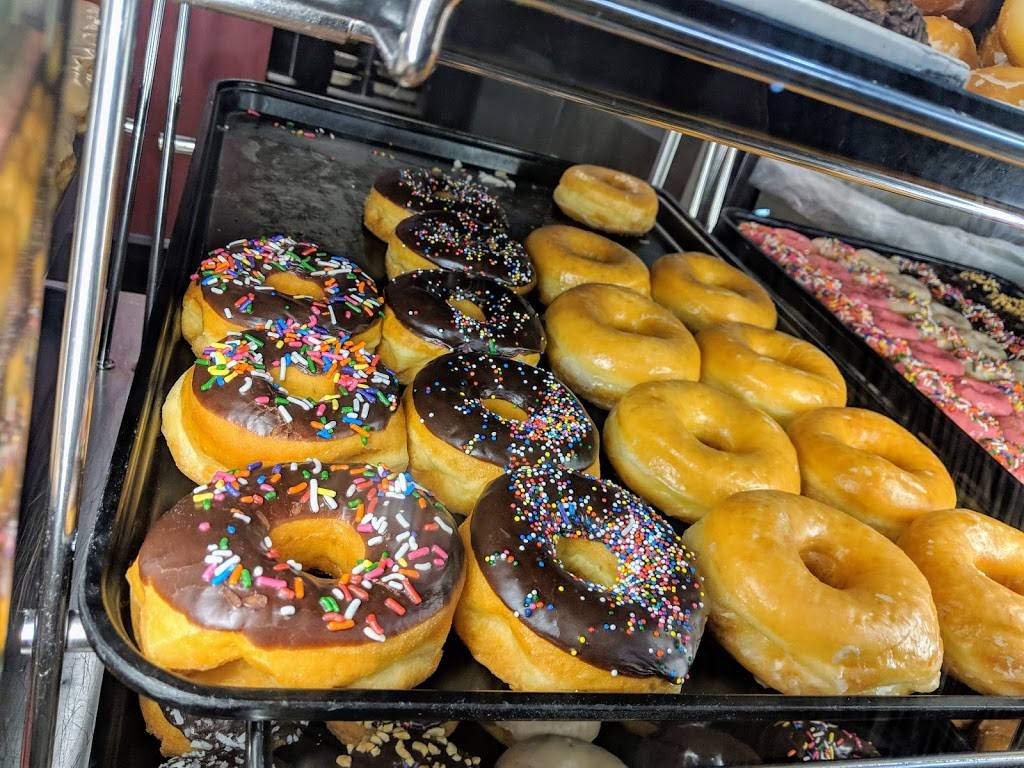 Yum Yum Donuts | cafe | 17210 Prairie Ave, Torrance, CA 90504, USA | 3103718114 OR +1 310-371-8114