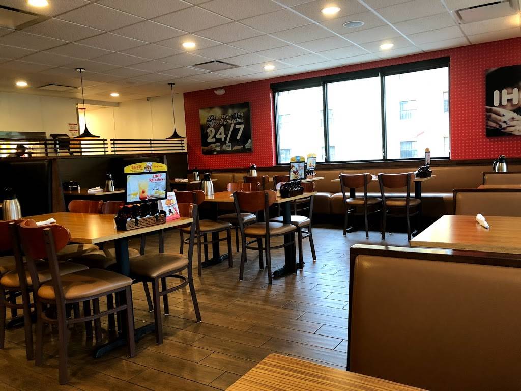 IHOP | restaurant | 1700 E Higgins Rd, Schaumburg, IL 60173, USA | 8472787494 OR +1 847-278-7494