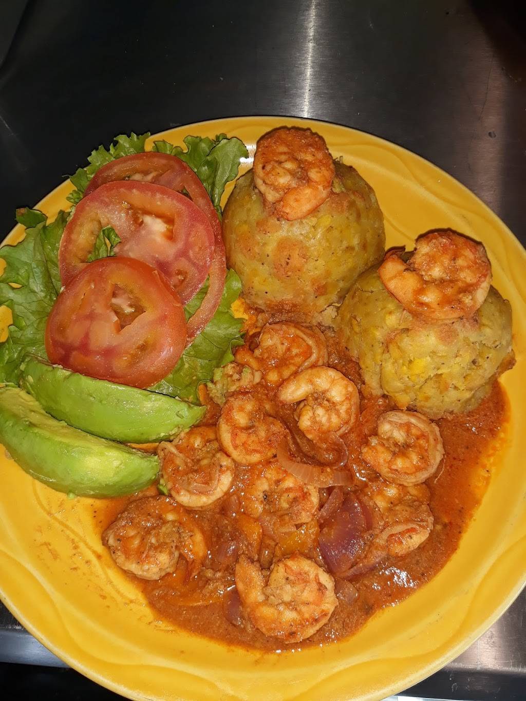 La Reina Dominican Food | restaurant | 1974 Skyway Dr, Monroe, NC 28110, USA | 7048352459 OR +1 704-835-2459