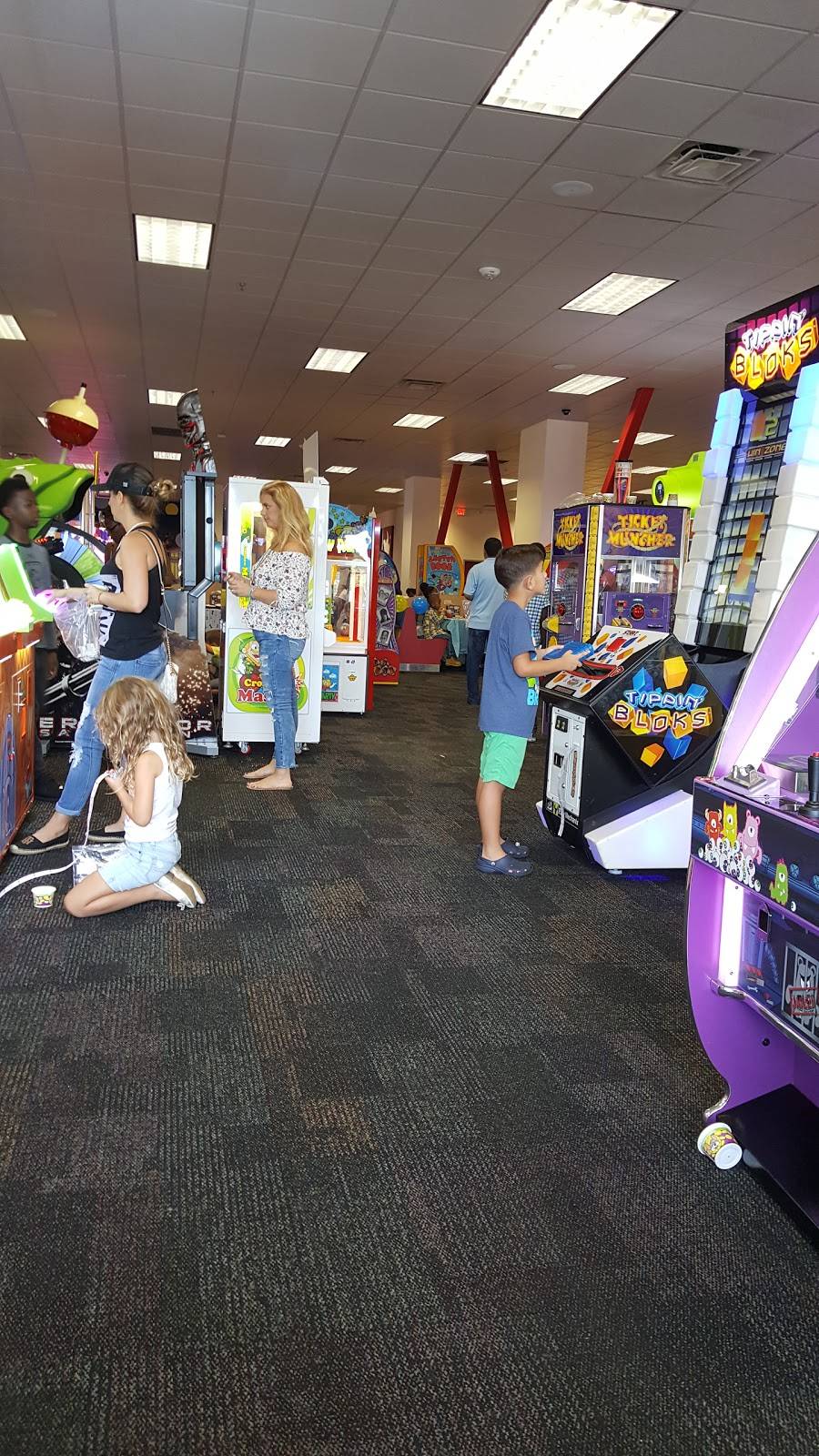 Chuck E. Cheese | restaurant | 2201 N Federal Hwy #201, Pompano Beach, FL 33062, USA | 9547864411 OR +1 954-786-4411