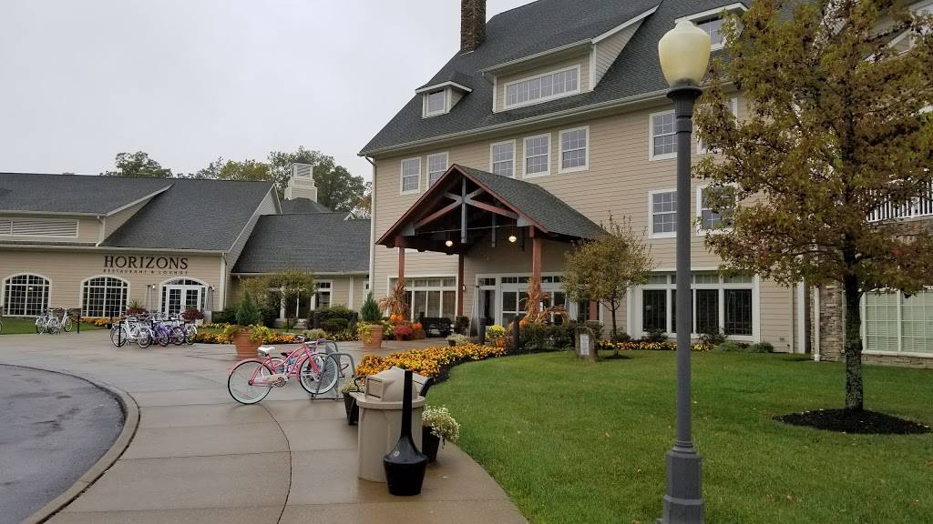 Horizons Restaurant & Lounge | night club | 4888 N Broadway, Geneva, OH 44041, USA | 4404667100 OR +1 440-466-7100