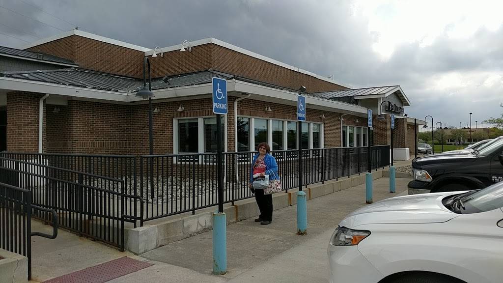 Red Lobster | restaurant | 479 Telegraph Rd, Waterford Twp, MI 48328, USA | 2486825146 OR +1 248-682-5146